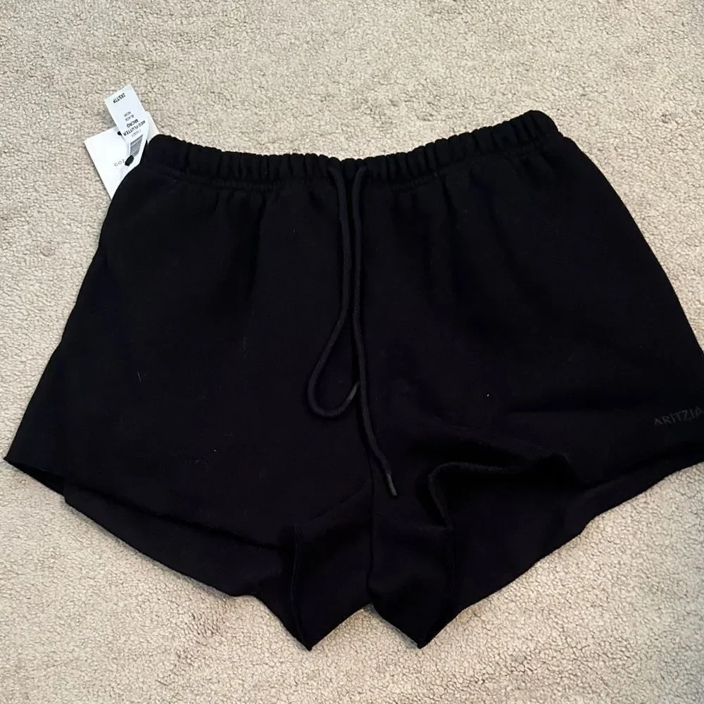 NWT Aritzia Black fleece shorts XXS